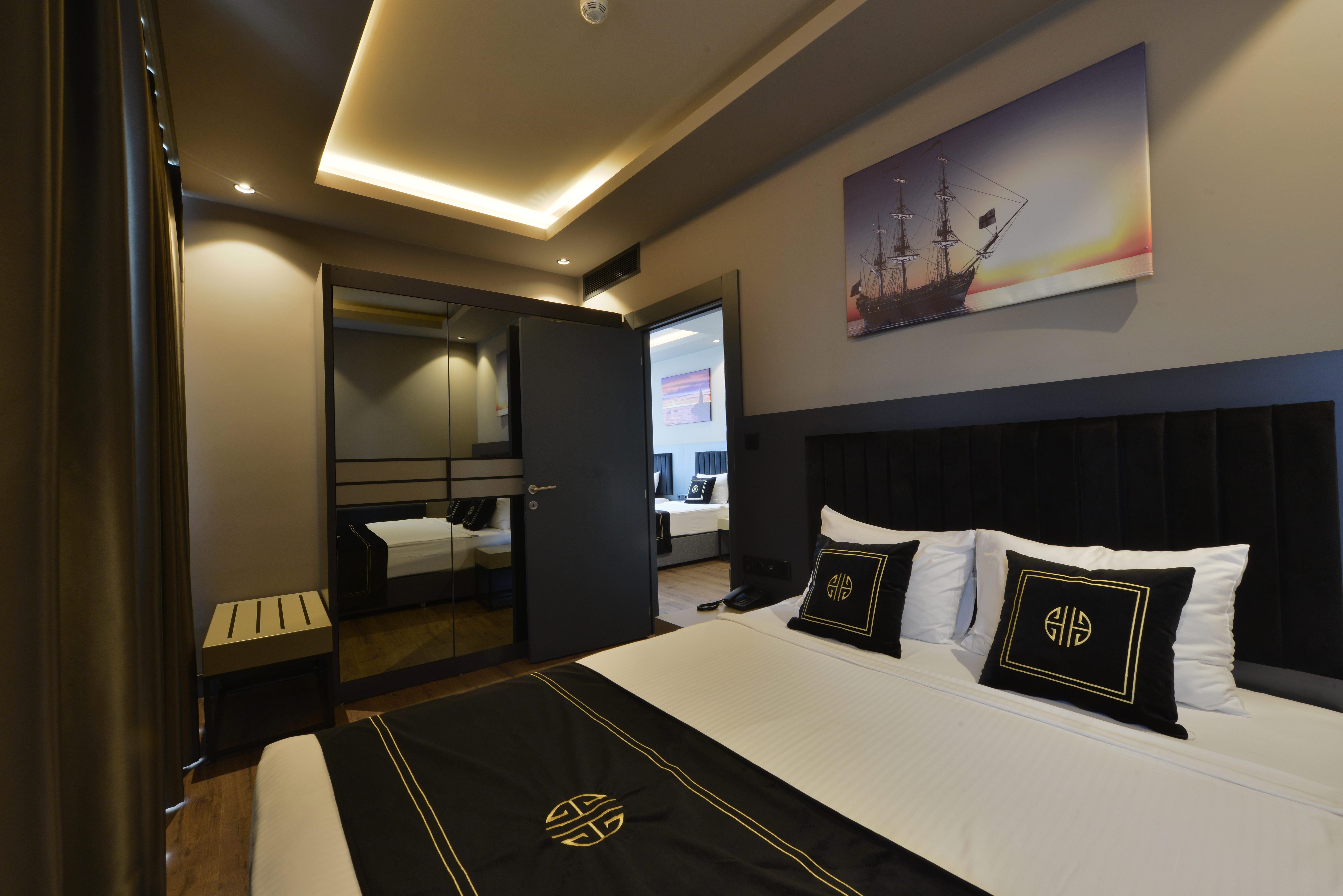 Hidden Hills Airport Otel 5*