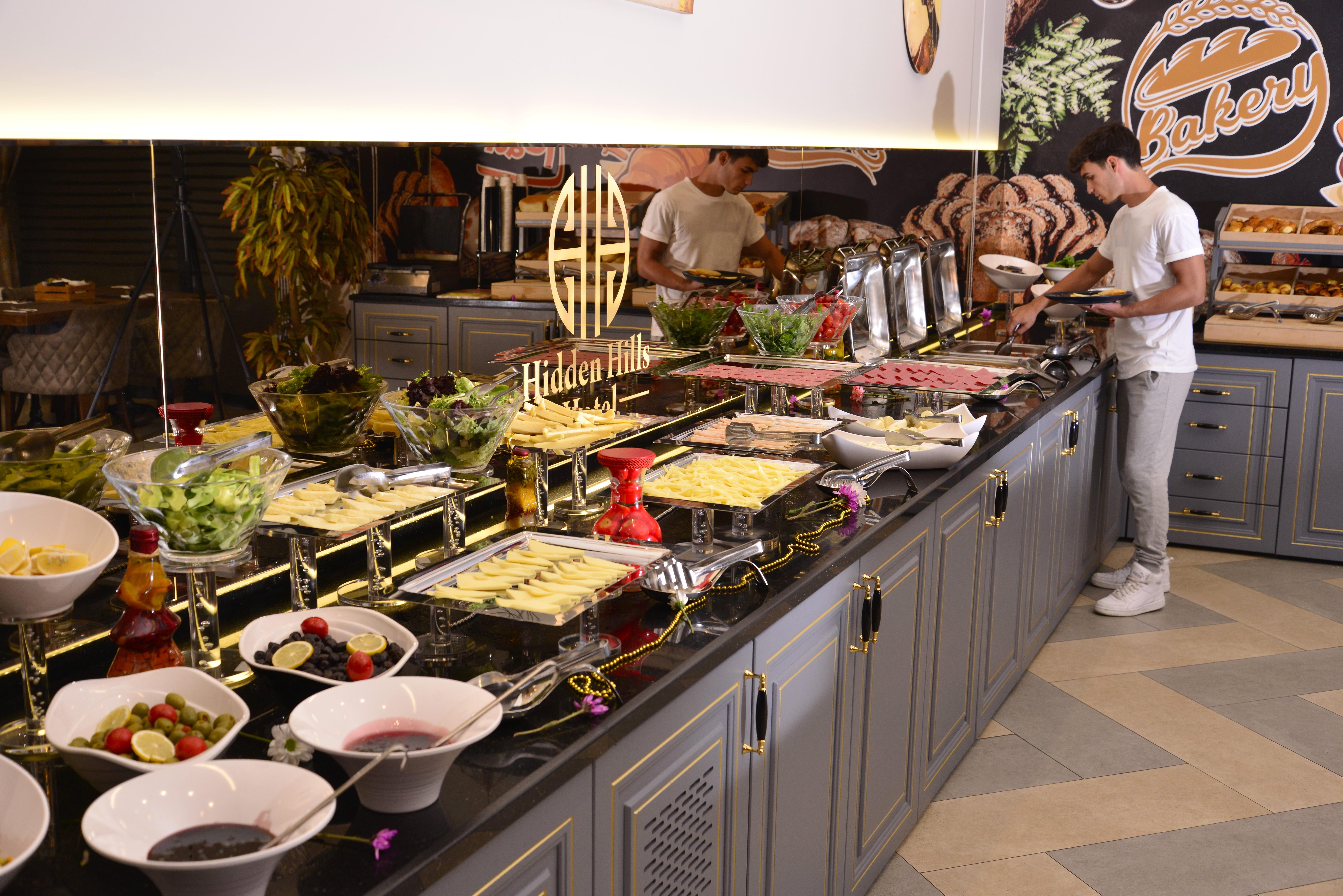 Hidden Hills Airport Otel 5*