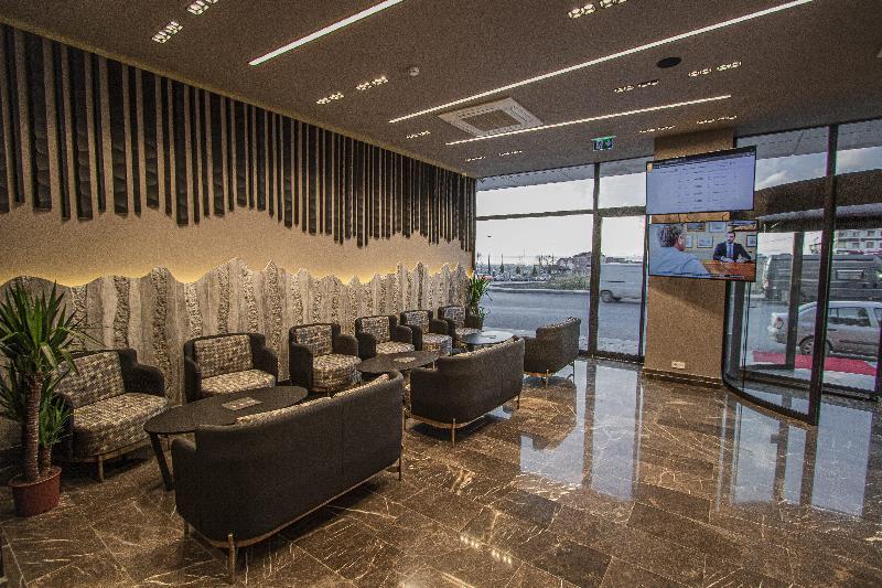 Hidden Hills Airport Otel